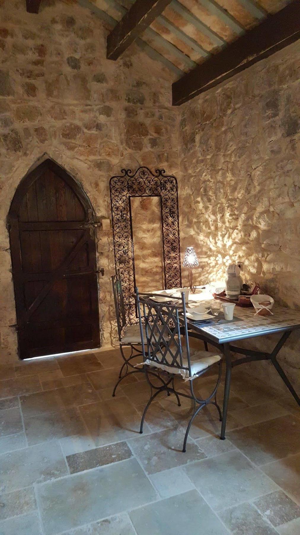 Le Donjon Des Combes Et Son Spa Fayence Exterior foto