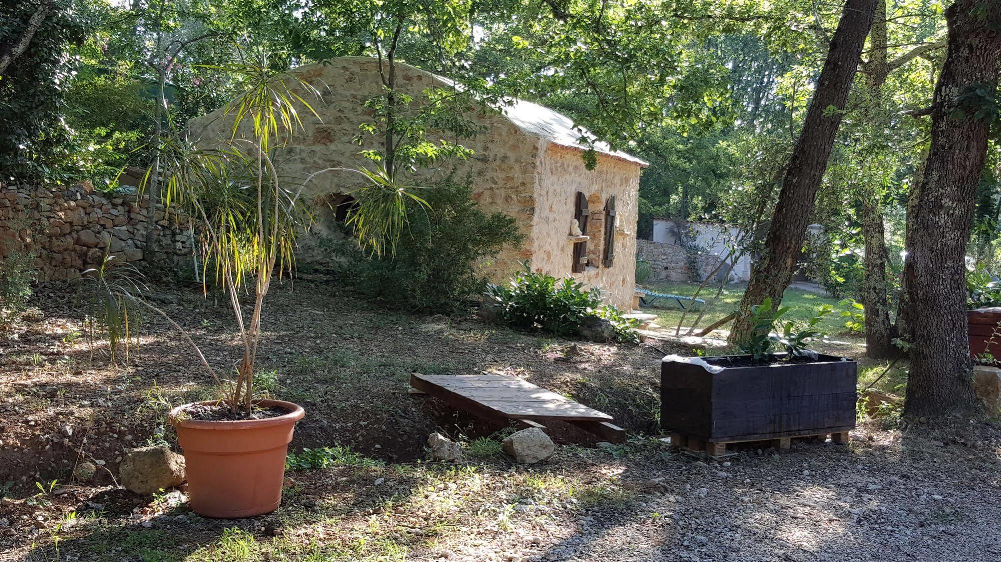 Le Donjon Des Combes Et Son Spa Fayence Exterior foto